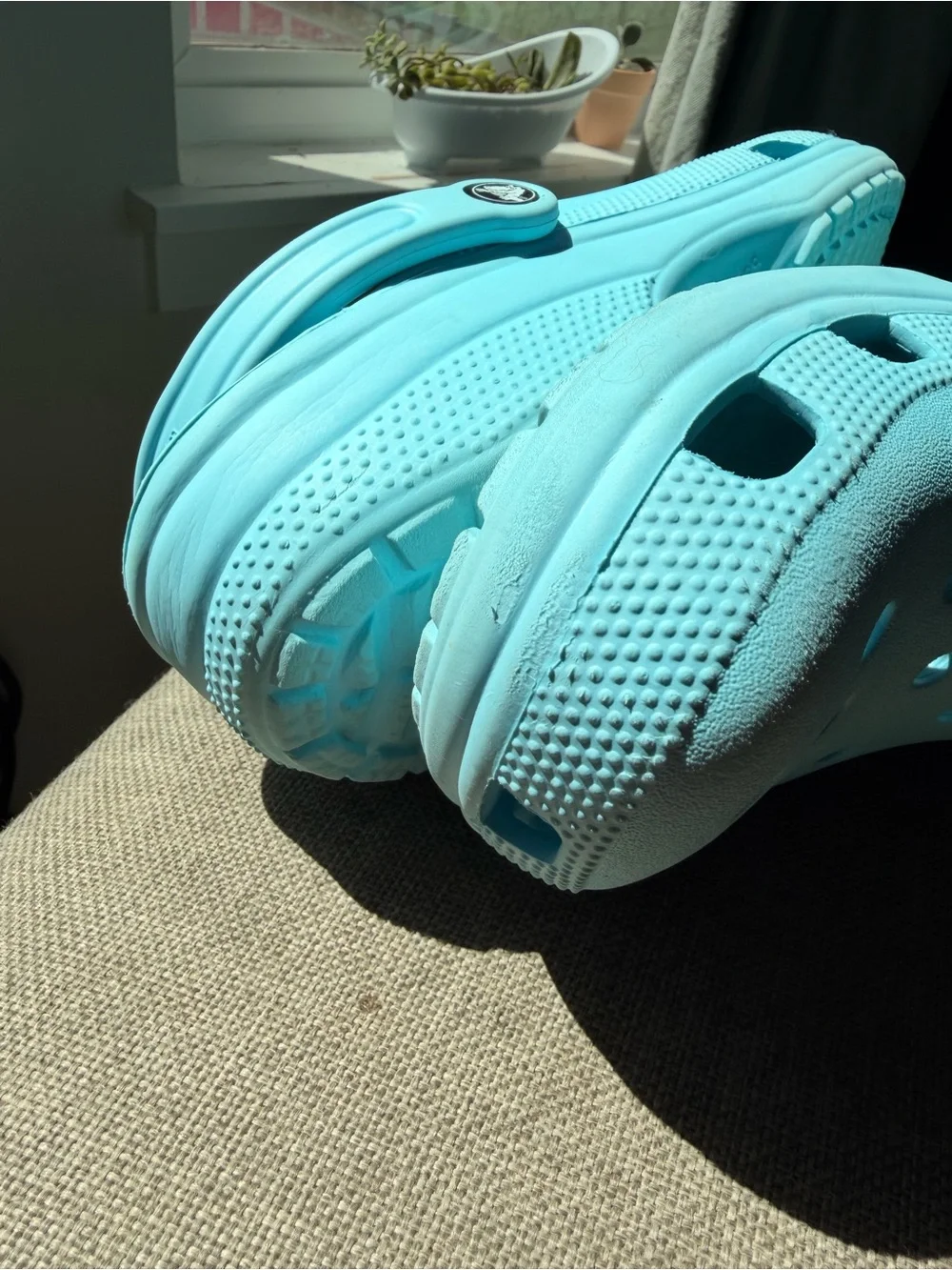 ⚡ Make a Splash in Turbo Teal! Authentic Crocs Classic Clogs (Size M11)